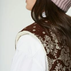 Eat Dust G.o.D Mountain Vest Bandana Faux Fur Brown / Off White -manger de la poussière w b 011 w22 vb 703 0003 4 1400x